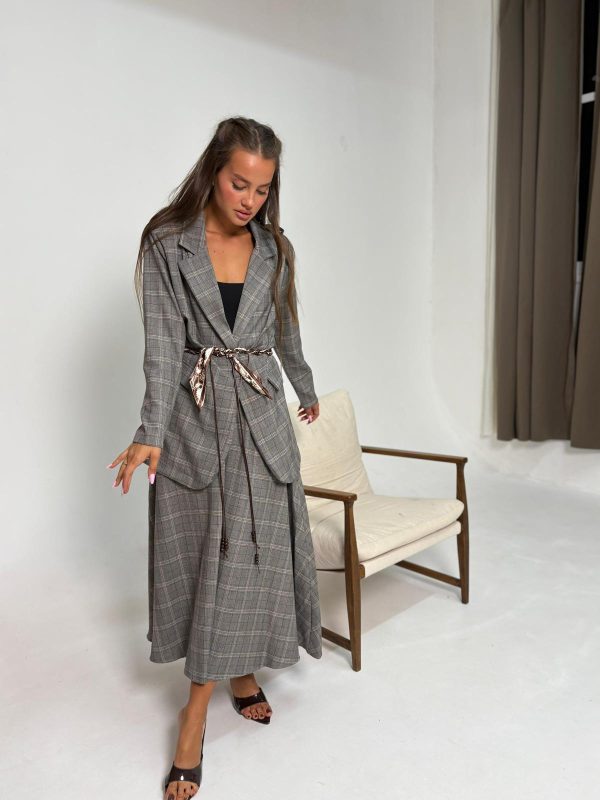 חליפת חצאית אובר סייז משבצות פס חום