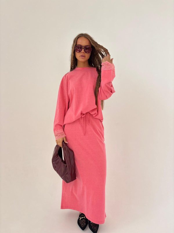 חליפת חצאית צנועה סטון ווש ורוד