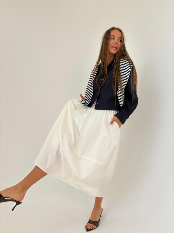 חצאית קומות לבן